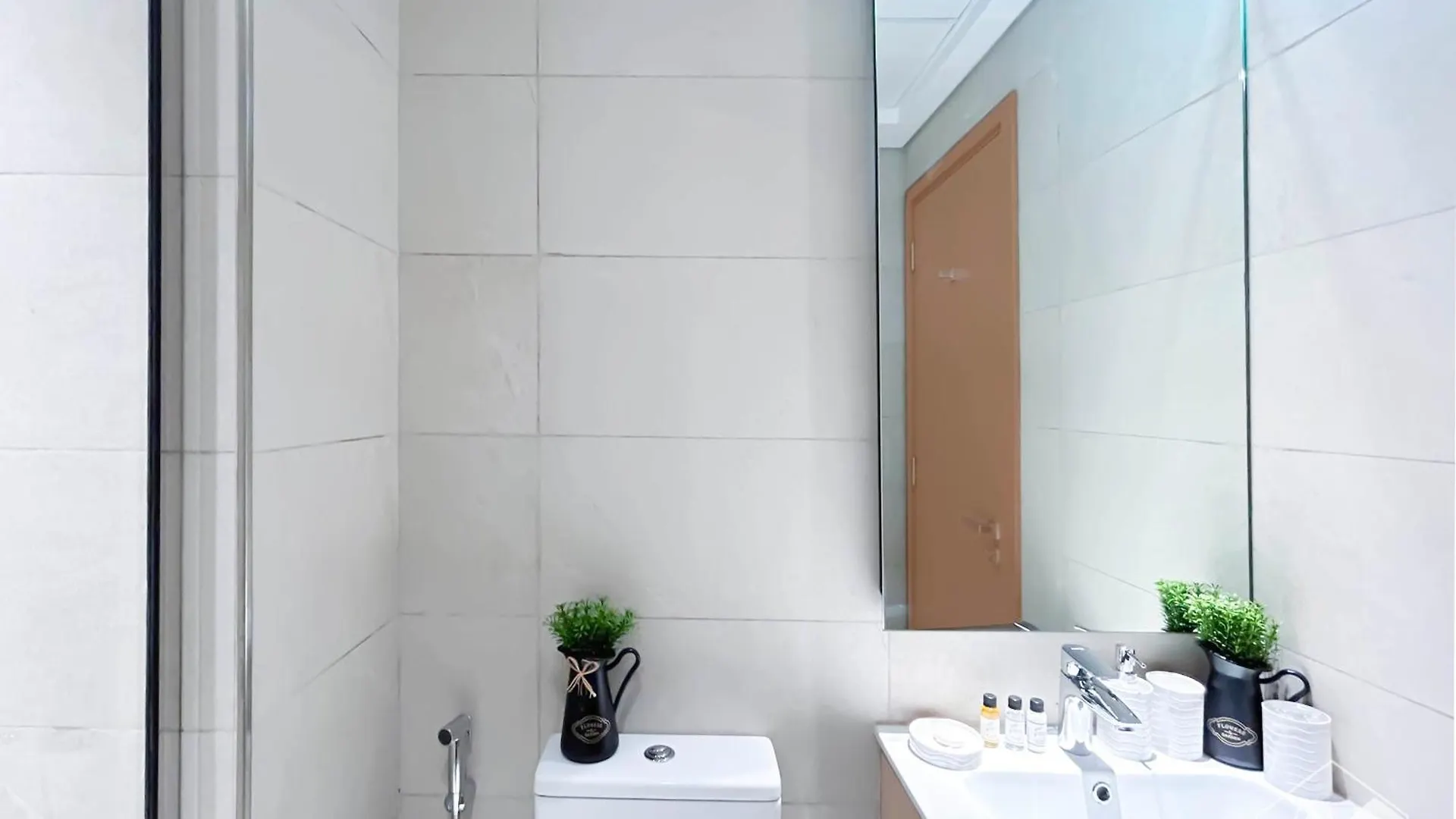 Apartment Luxury One Bedroom With Balcony & Partial Burj Khalifa View Dubai United Arab Emirates