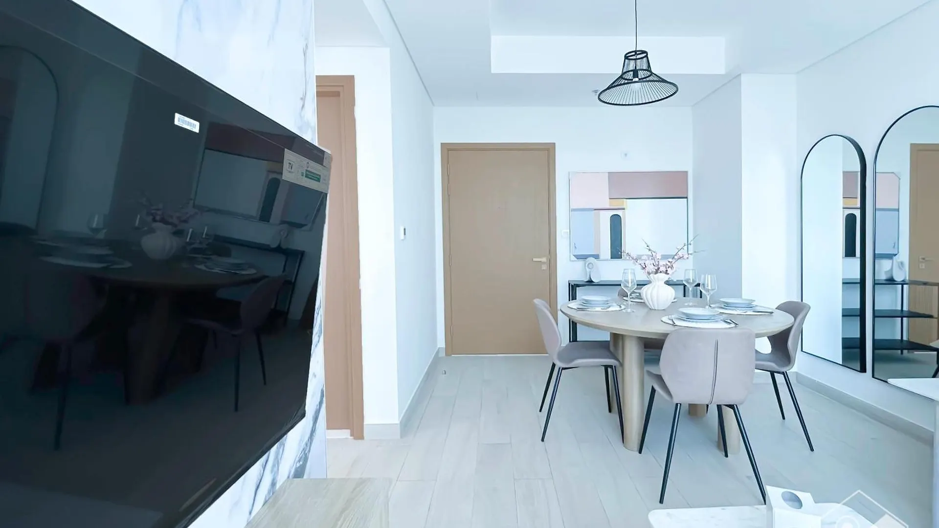Luxury One Bedroom With Balcony & Partial Burj Khalifa View Dubai